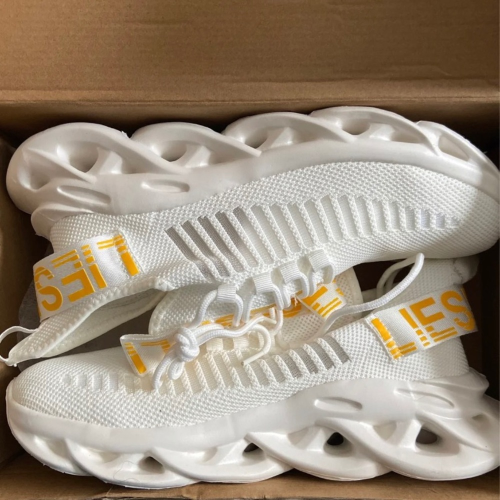 Men’s & womens athletic sneakers